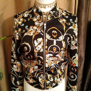 Stylish lightweight jacket 💅💄😎